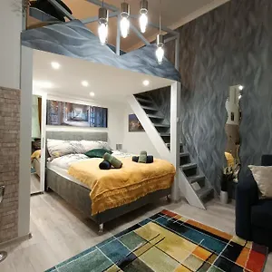 Suzan's In The Heart Of Budapest