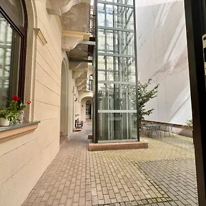 Gracia House Aparthotel